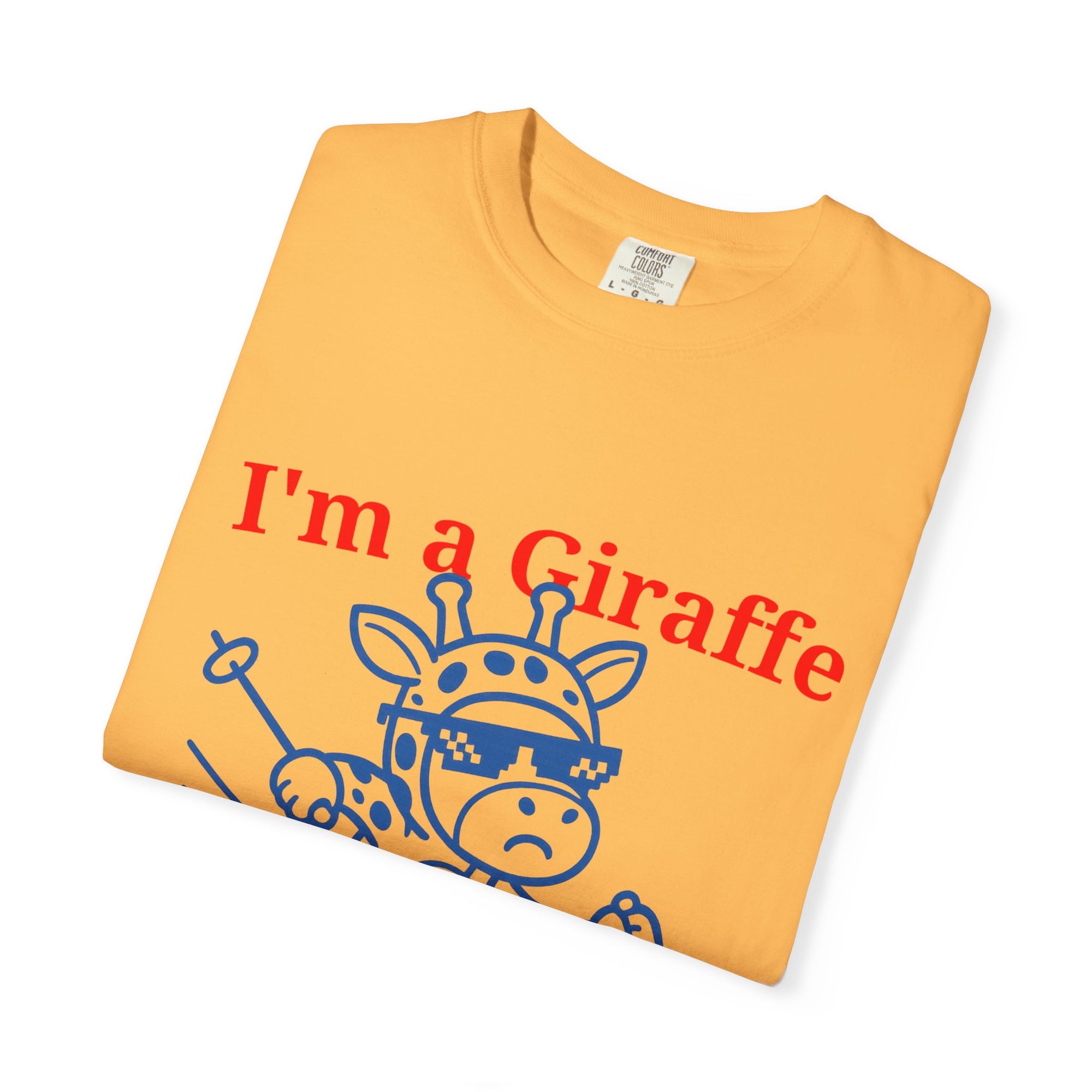 "im a giraffe" - minimal graphic - T-shirt
