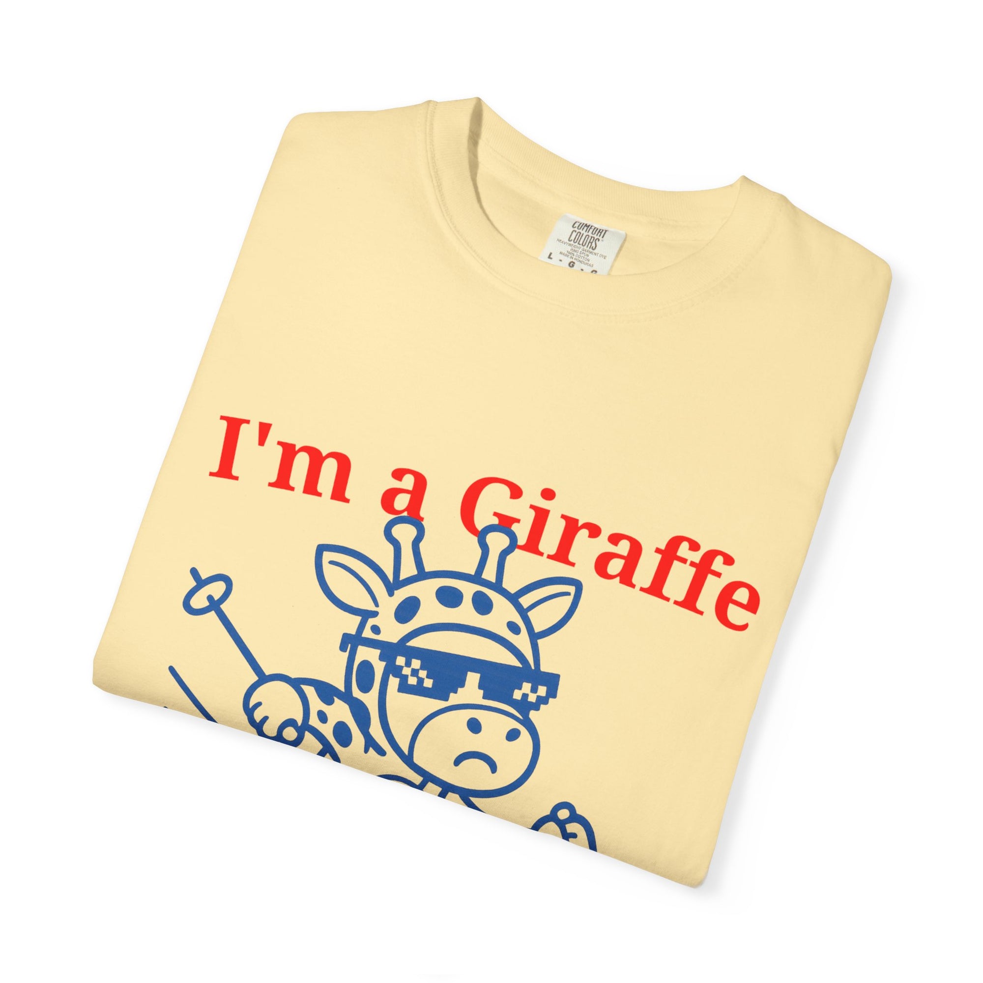 "im a giraffe" - minimal graphic - T-shirt